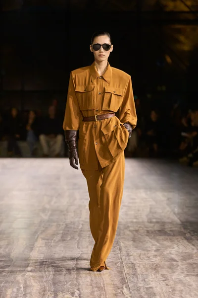 Look 44